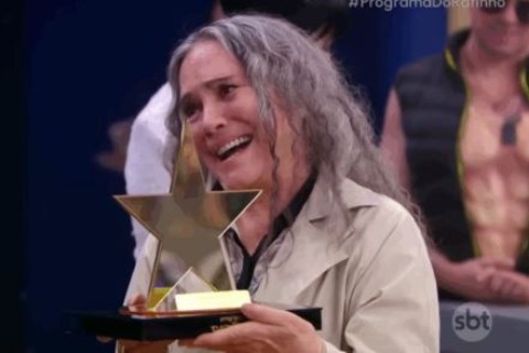 Após romper com a Globo e apoiar Bolsonaro, Regina Duarte é homenageada no SBT