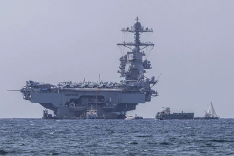 Porta-aviões gigante dos EUA se aproxima da Venezuela