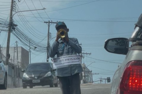 Socialismo empurra venezuelanos para o Brasil: músico luta para recomeçar no Acre