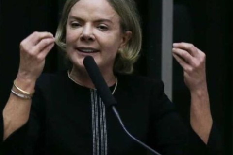 Selic a 15%:  Gleisi reclama de juros altos, mas não cita Galípolo