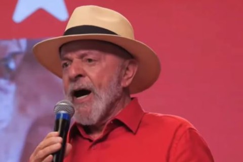Lula anuncia planos de continuar no poder em 2026