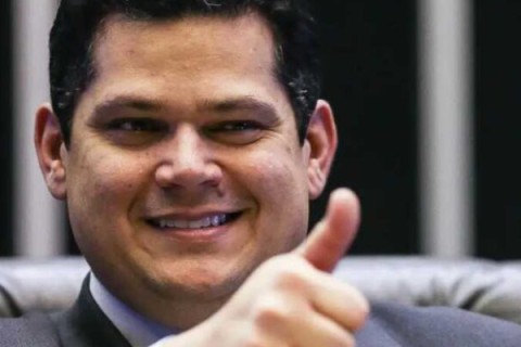 Alcolumbre cobra “fatura” de Lula para barrar PL da Anistia, revela Estadão