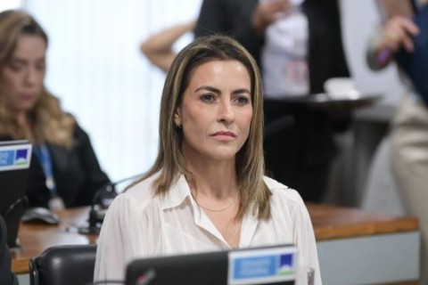 Soraya Thronicke é vaiada em show do Roupa Nova no MS