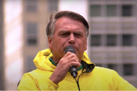 Governo se solidariza com quem rouba o próprio povo, diz Bolsonaro