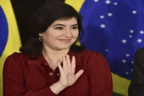 Vaiada em sua terra natal, Simone Tebet tenta reconquistar Três Lagoas com promessa bilionária