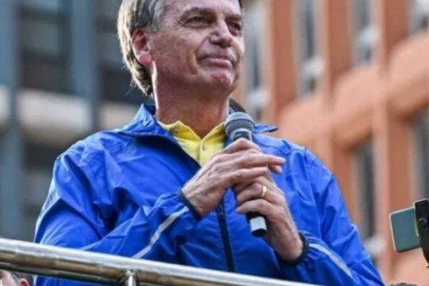 URGENTE: Moraes determina prisão domiciliar de Jair Bolsonaro