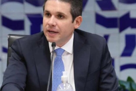 Hugo Motta decide que não vai pautar urgência da anistia