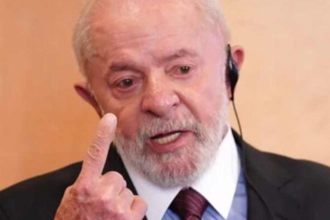 Lula desmarca encontro com Zelensky e volta para o Brasil