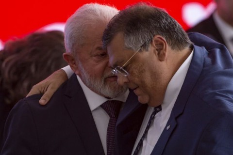 Líder do PL na Câmara, Sóstenes será intimado por Flávio Dino
