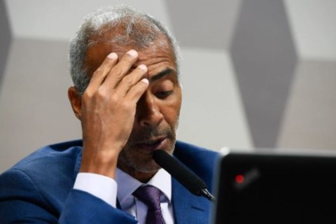 URGENTE: Romário rompe com Bolsonaro, apaga fotos e revolta base conservadora: “Traidor da pátria”