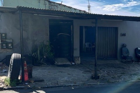 Homem é morto a tiros enquanto enchia pneu em borracharia em Aparecida de Goiânia