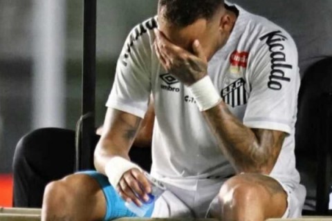 Santos confirma lesão de Neymar na coxa e não estipula prazo de recuperação