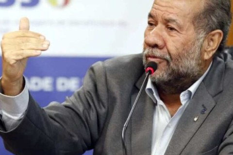 Globonews detona Carlos Lupi após declaração sobre o INSS