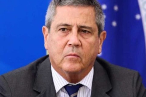 Moraes dá 24h a Braga Netto para informar número de voo para acareação