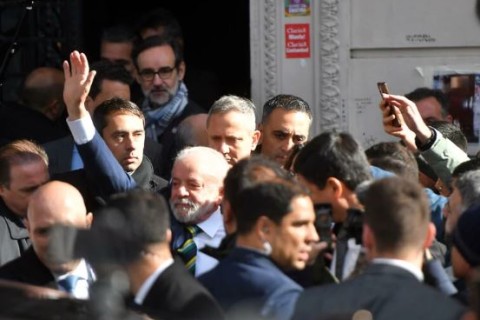 Lula visita Cristina Kirchner, condenada por corrupção