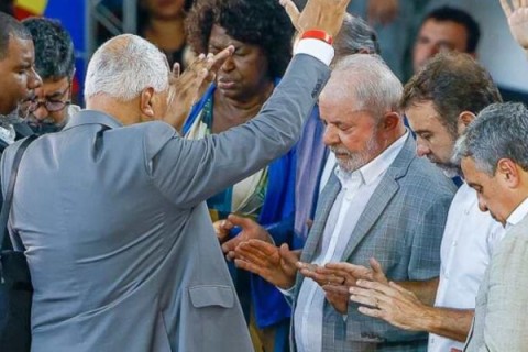 Com alta rejeição entre religiosos, PT lança curso para evangélicos