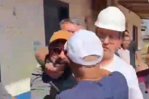 Prefeito de Macapá agride jornalista durante vistoria em obra