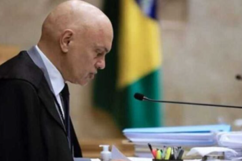 Moraes teria desabafado que Bolsonaro “acabou com a vida dele”, revela Mauro Cid