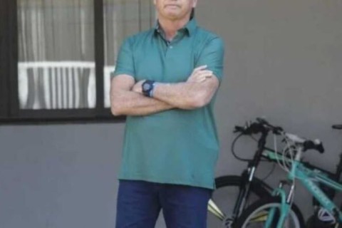 Urgente: Defesa de Bolsonaro pede suspensão de prisão domiciliar e tornozeleira