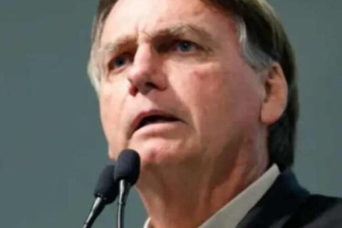Vazam áudios de celular apreendido de Bolsonaro e a PF passa novo vexame