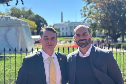 Eduardo apoia Flávio Bolsonaro para a Presidência em 2026: “Momento decisivo”