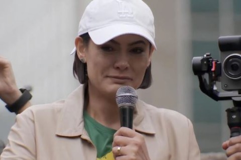 Michelle se manifesta após prisão de Bolsonaro neste sábado