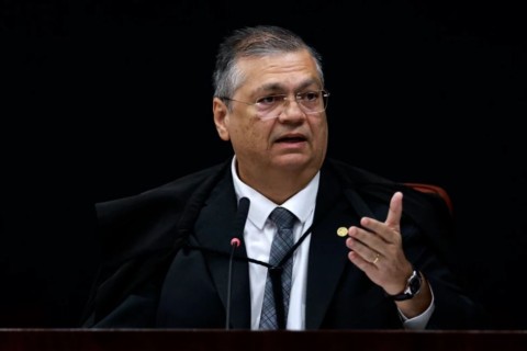 Após Dino citar a Bíblia, Moraes brinca: “É candidato a papa”