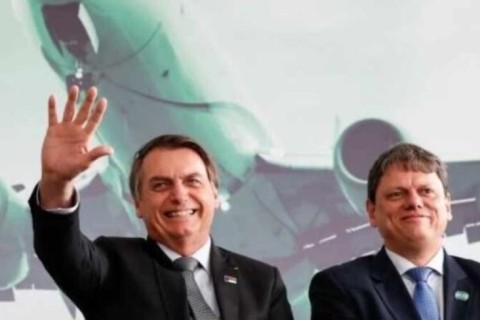 Bolsonaro recebe visita de Tarcísio de Freitas