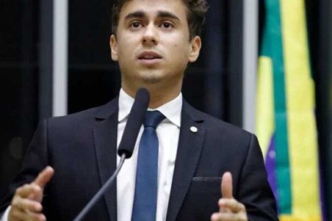 Nikolas Ferreira critica condenação de Débora e diz que solução é "dissolver" atual STF