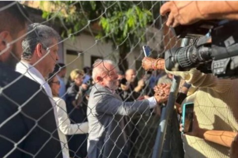 Visita de Lula à Favela do Moinho foi articulada com ONG ligada ao PCC